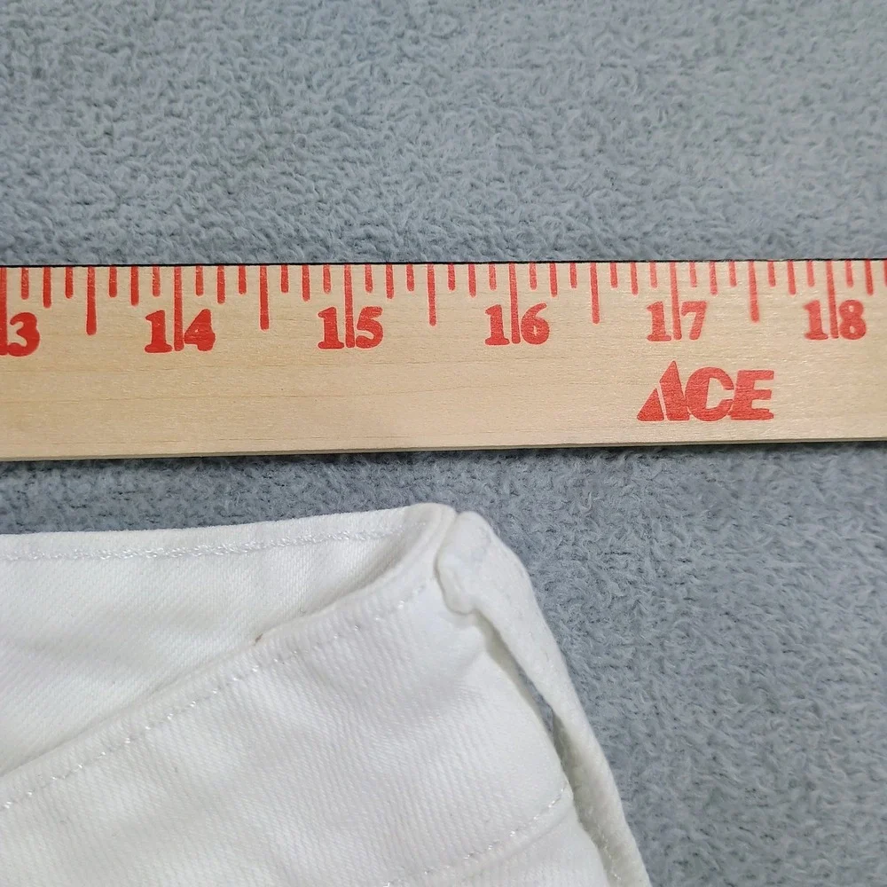 Old Navy Womens High-Rise Curvy Short White 12 Secret-Smooth Pockets